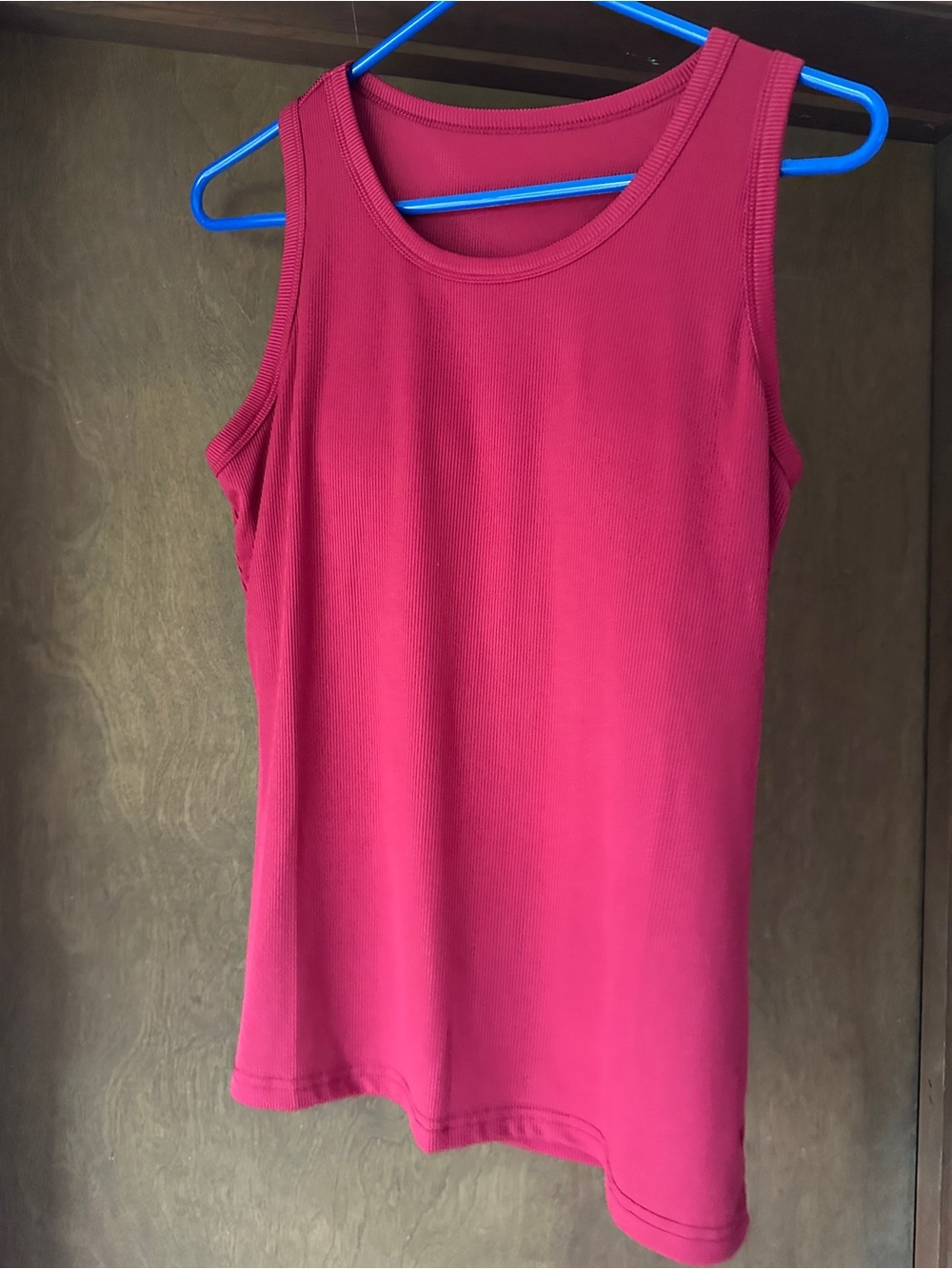Classic Women's Padded Sleeveless Tank Top - Red